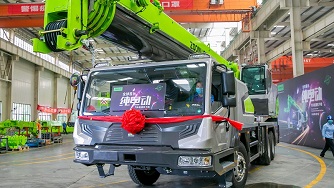 ZOOMLION Launches the World's First Purely Electric Powered Truck Crane