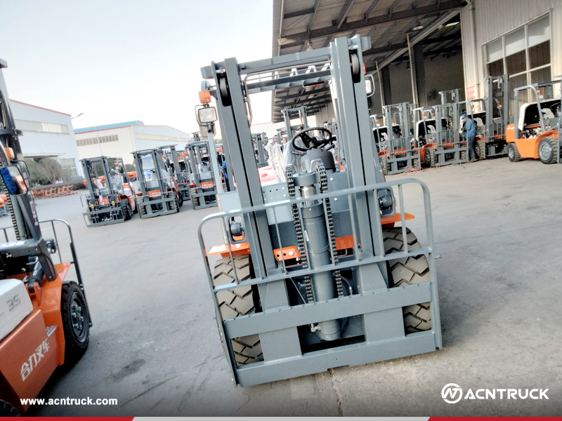 Tanzania - 2 Units HELI CPCD50 Diesel Forklift