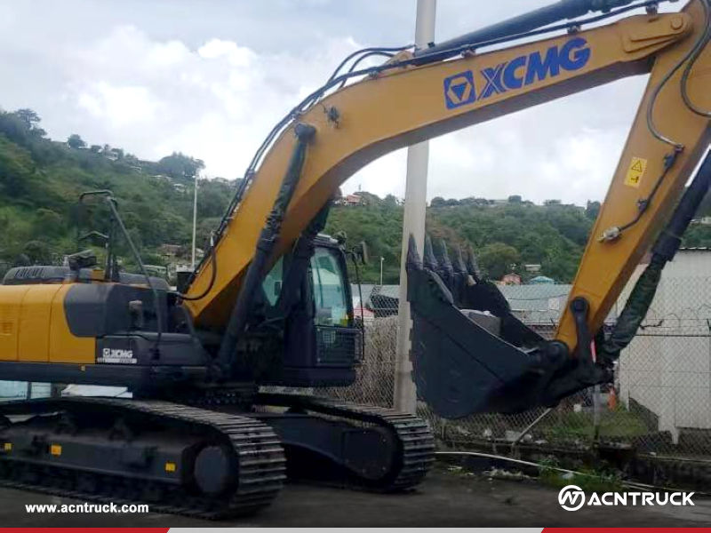 Saint Vincent and the Grenadines - 1 Unit XCMG XE305D Crawler Excavator & 1 Unit XCMG ZL50GN Wheel Loader