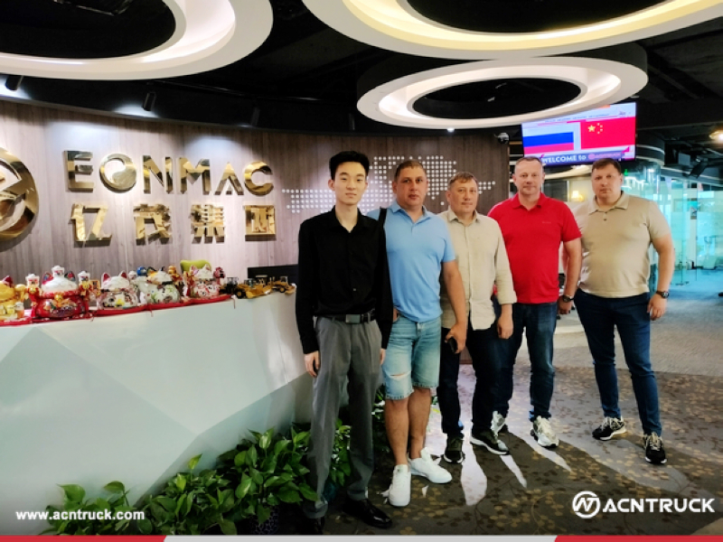 Russia Clients Visited ACNTRUCK Office and Factory