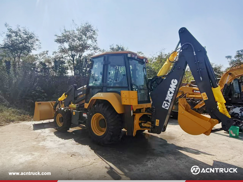 Mexico - 1 Unit XCMG XC870K Backhoe Loader and Forklift 