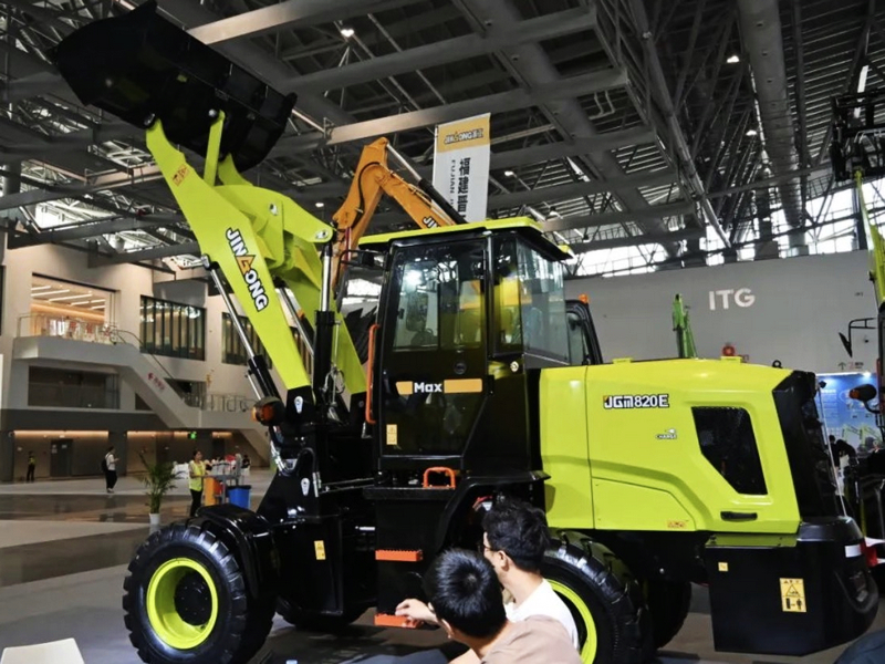 Green and Efficient Operation, JINGONG Electric Loaders Lead the Industry Trend