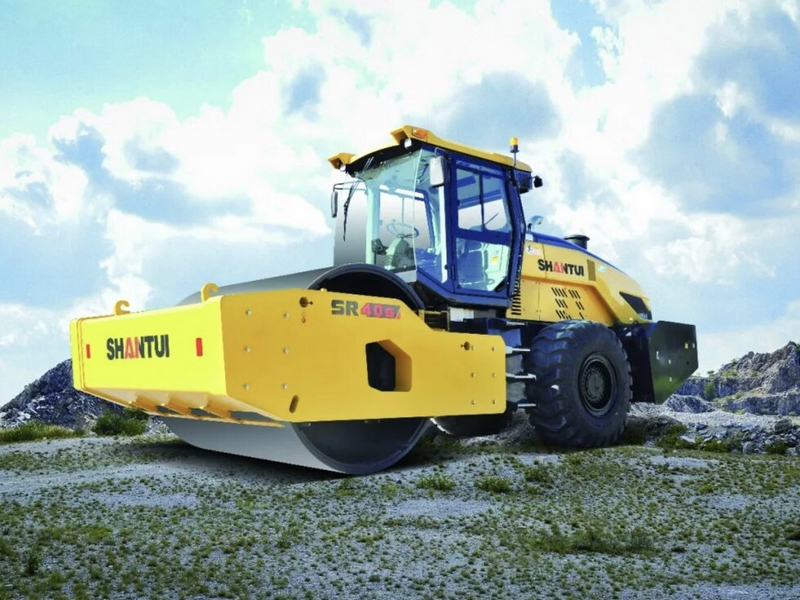 SHANTUI Heavy-Duty Roller Serves Tibet Plateau