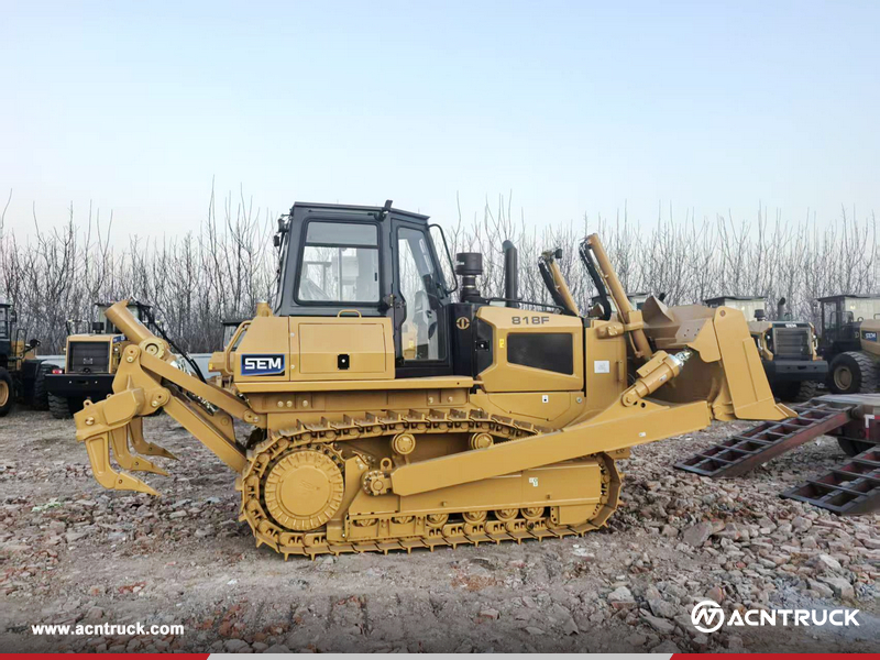 Ecuador - 1 Unit SEM 818F Crawler Bulldozer
