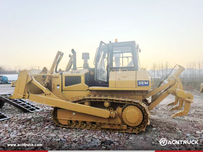 Ecuador - 1 Unit SEM 818F Crawler Bulldozer