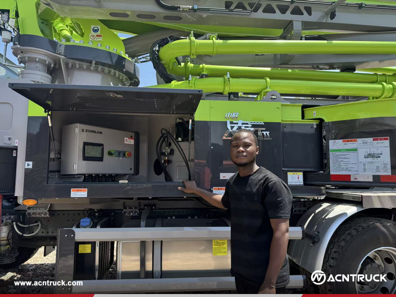 Burkina Faso Client Visited ACNTRUCK Office & ZOOMLION Factory