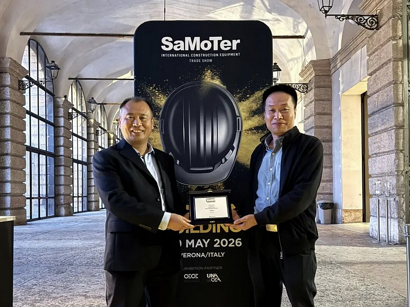 SDLG Unveils E655HEV in SaMoTer 2026 for New Energy Machinery Expansion