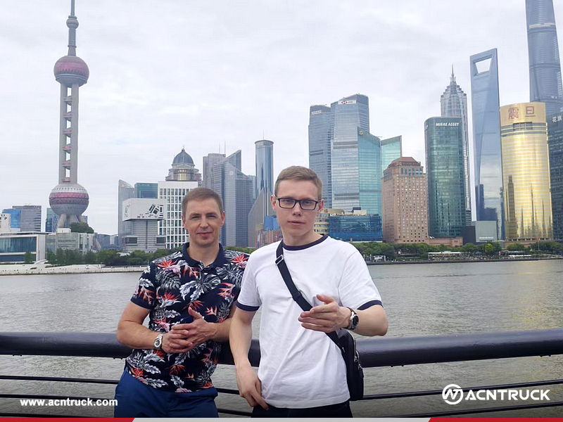Russia Clients Visited ACNTRUCK Office