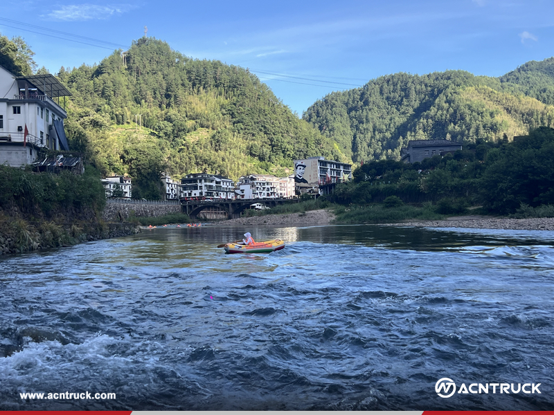 ACNTRUCK Holds Team-Building Activity in Lishui